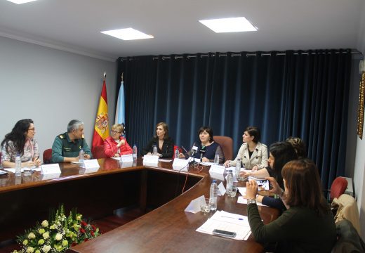 Constituída a Mesa Local de Coordinación Interinstitucional fronte á Violencia de Xénero de Lousame, presidida por Teresa Villaverde